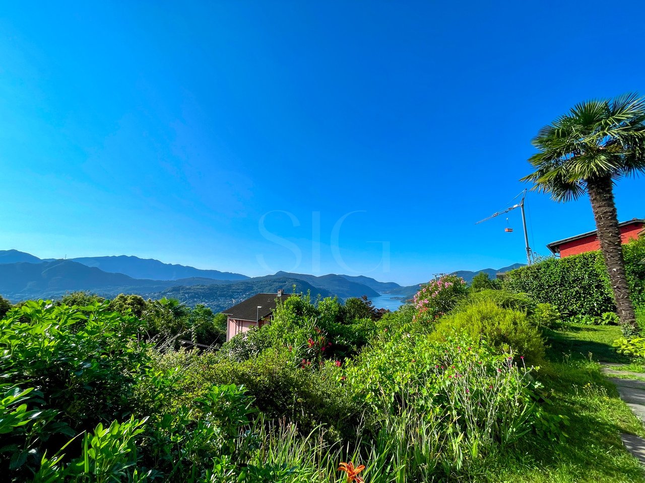 Vernate - Beautiful Building Plot with Open and Partial Lake Views