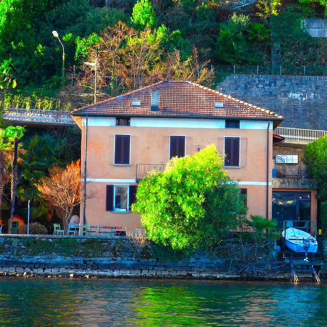 Lugano - Villa a lago con darsena